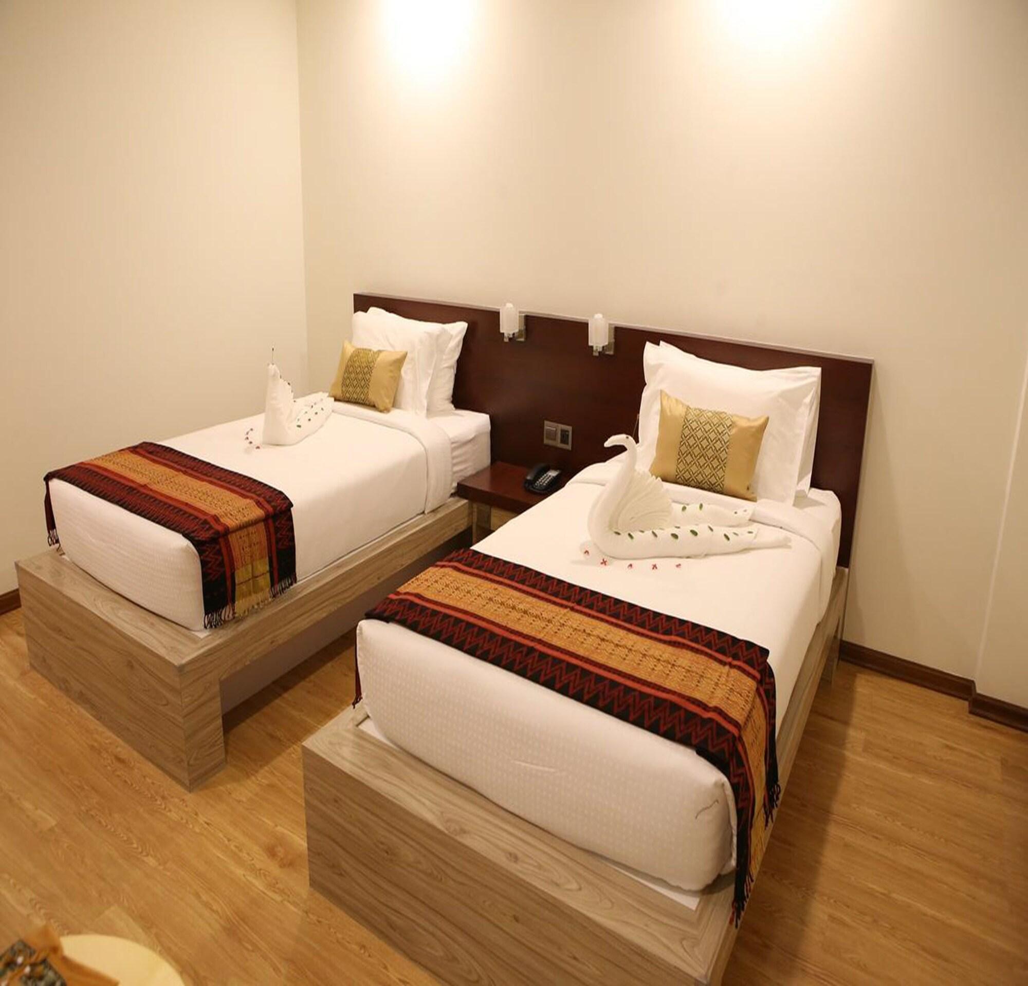 Serene Valley Hotel Янгон Экстерьер фото