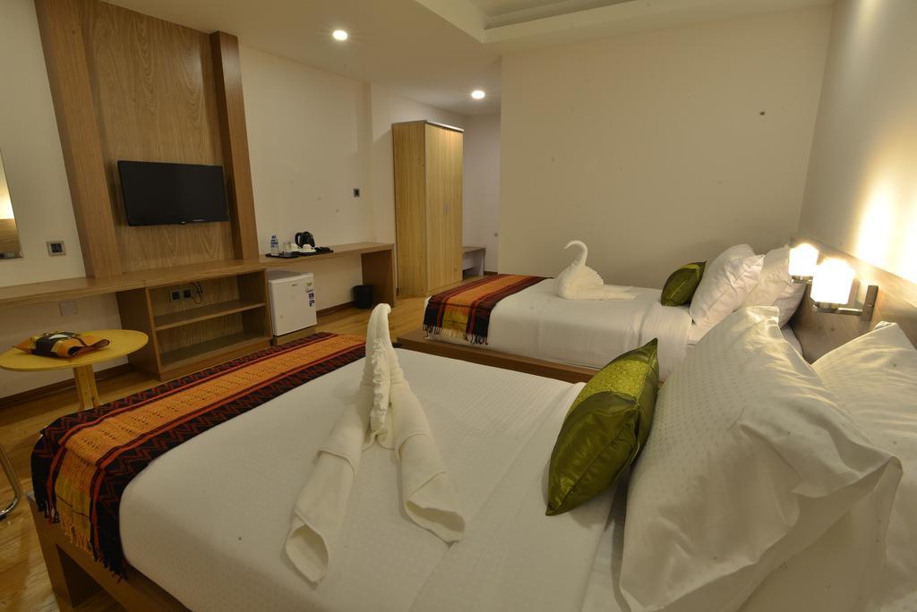 Serene Valley Hotel Янгон Экстерьер фото