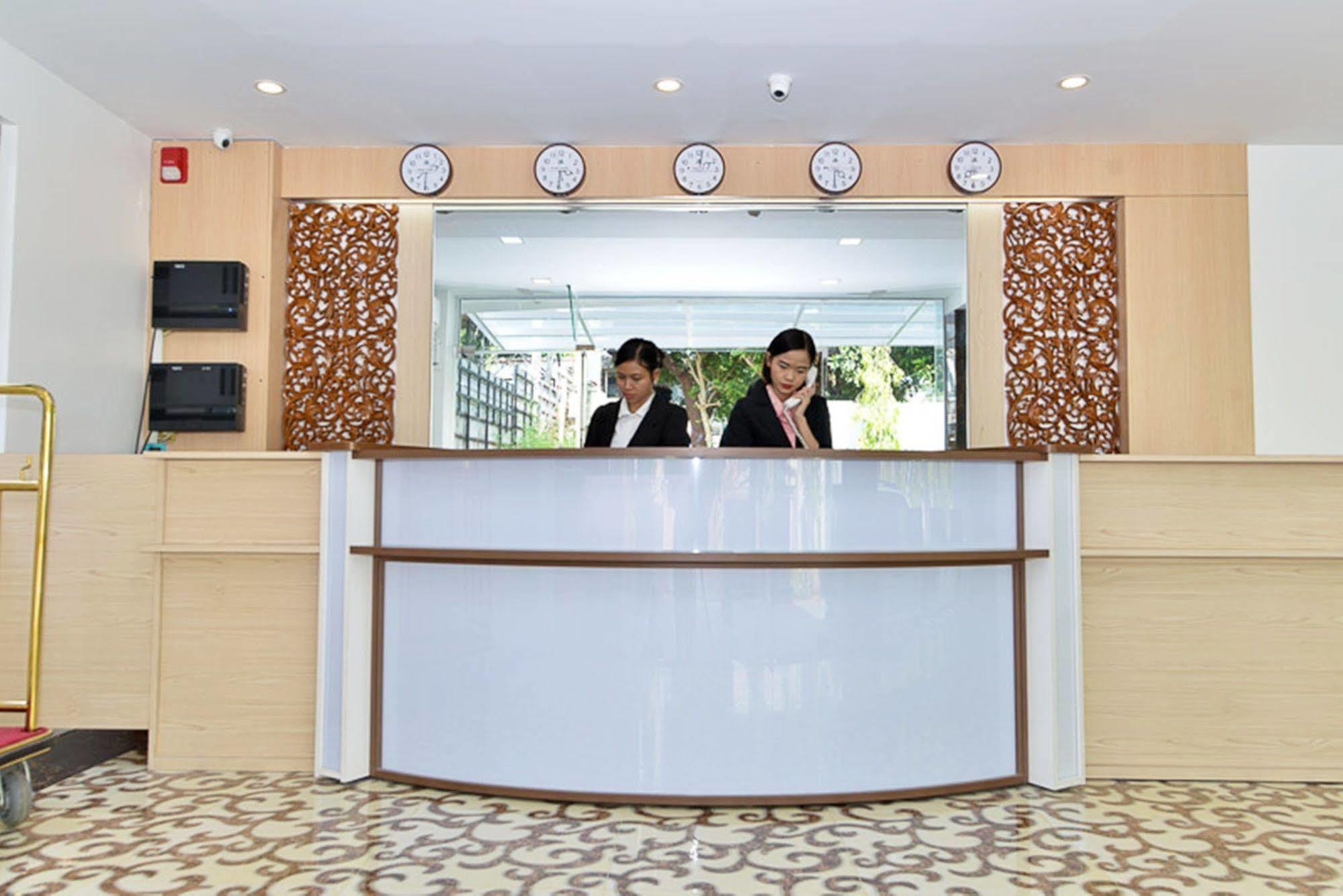 Serene Valley Hotel Янгон Экстерьер фото